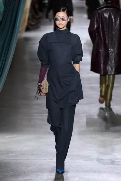 Look 37